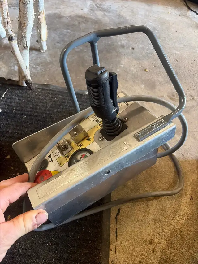skyjack control box in Other in Oakville / Halton Region - Image 2