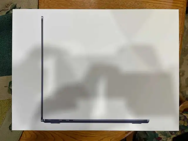 2025 MacBook Air M4, 16GB RAM, 256GB SSD64733719576193121