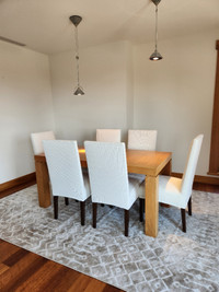 TABLE DE SALLE À MANGER BOIS MASSIF ET 6 CHAISES