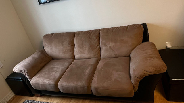 Sofa (barely used) in Couches & Futons in Markham / York Region - Image 2