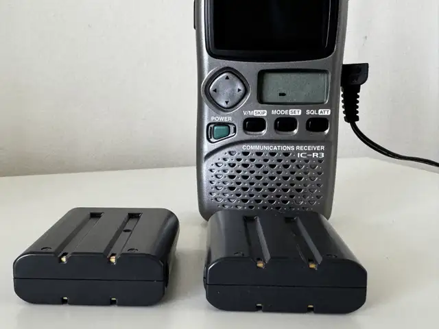 ICOM scan IC-R3 Wideband Receiver Radio Audio & Video Capability in General Electronics in Mississauga / Peel Region - Image 3