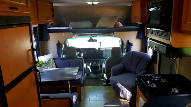 Motorhome / RV Thor Majestic 24' exceptional condition in RVs & Motorhomes in Edmonton - Image 4