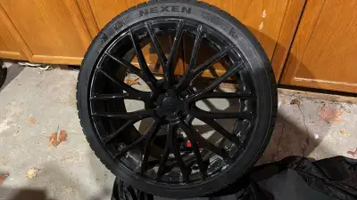 Rims I have 4 gold and one gloss black one of the gold rims has a bit of a crack on inside lip could...