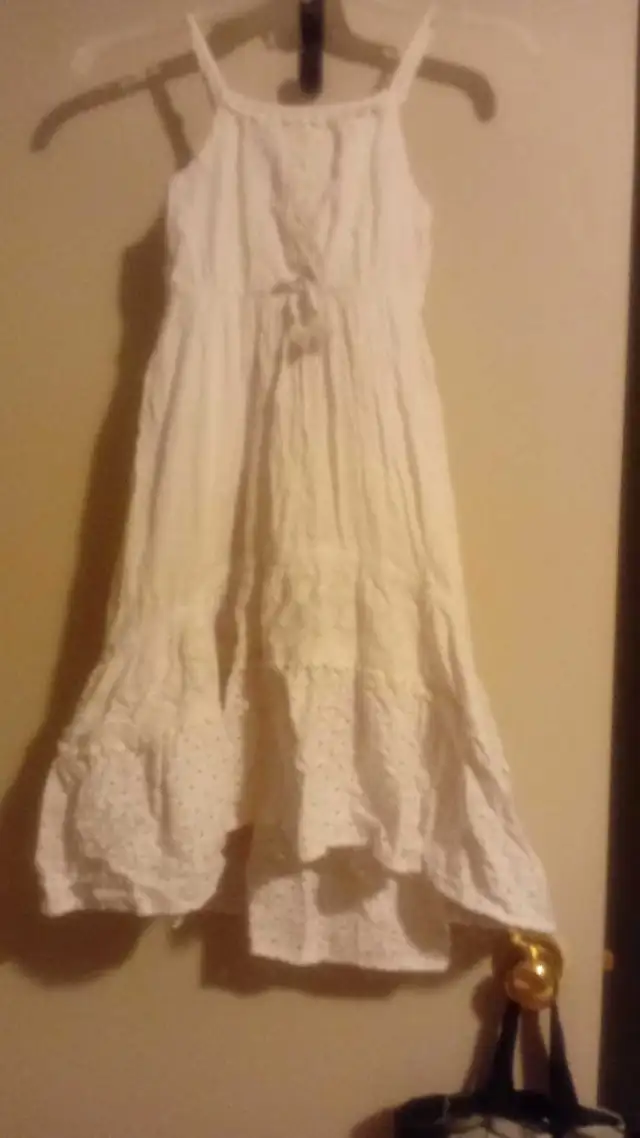 Girl lace dress in Kids & Youth in Kitchener / Waterloo - Image 9