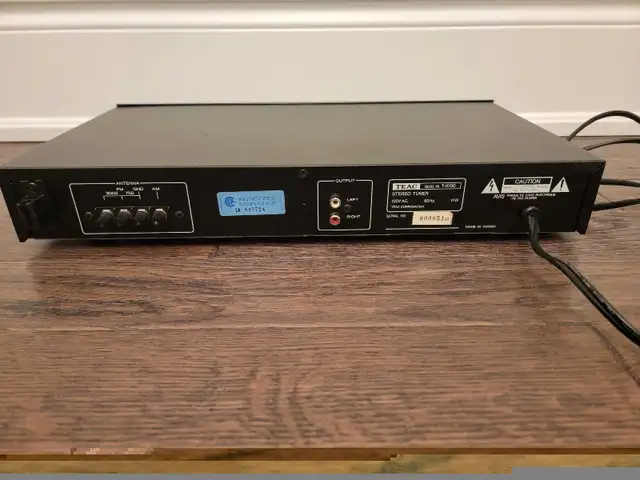 AM/FM Stereo Tuner Teac T-X100 in Stereo Systems & Home Theatre in Markham / York Region - Image 5