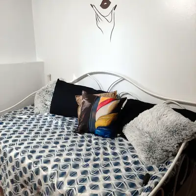 Room For Rent ( female student only) Available  9/1/25