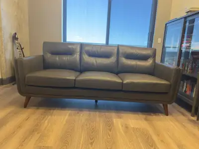 Hello! Selling this couch, purchased from Leon’s in August 2025. Used less than a dozen times since....