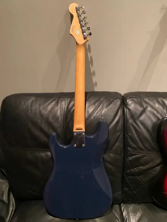 1990 Fender squire Strat in Guitars in Mississauga / Peel Region - Image 3
