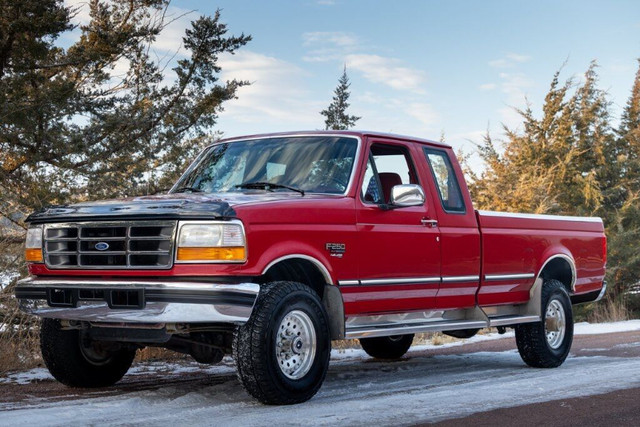 Wanted: WANTED 80'S/ EARLY 90'S  F150, F250, F350 trucks in Auto Body Parts in Thunder Bay