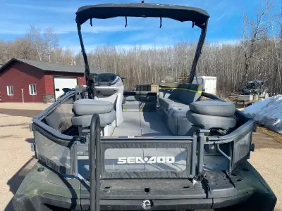 The 2025 Sea-Doo Switch Fish Built with fishing enthusiasts in mind, enhancing your boating experien...