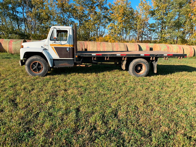 International S1700 in Heavy Trucks in Red Deer - Image 4