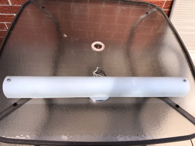 Vanity Light with Polished Chrome Finish in Indoor Lighting & Fans in Oakville / Halton Region - Image 3