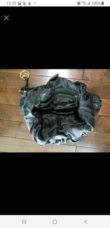Michael Kors Purse Black Leather in Women's - Bags & Wallets in Barrie - Image 3
