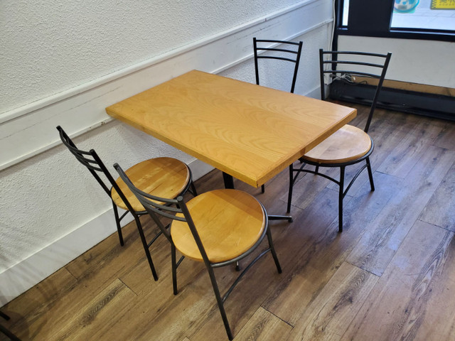 Used Table and Chairs in Dining Tables & Sets in City of Toronto - Image 3