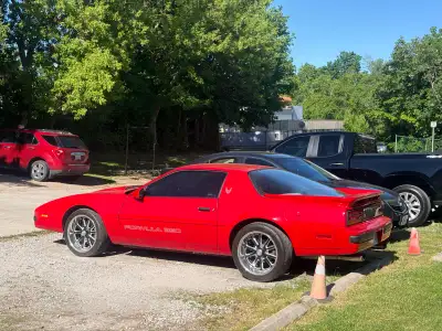 1988 Pontiac firebird formula 350. Built 383 stroker/ 700r4 trans . 4 wheel disc car. First fuel inj...