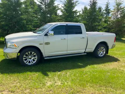 2018 LONGHORN, ORIGINAL OWNER, MOSTLY HIGHWAY DRIVEN WITH PREMIUM GAS. 5.7 L HEMI LOADED WITH TRAILE...