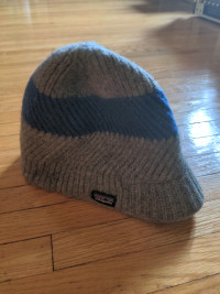 Patagonia child wool hat with brim 