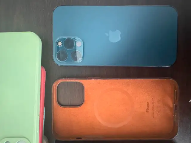 iPhone 12 Pro Max 512GB Pacific Blue + Apple Leather Case + More63826839773057121