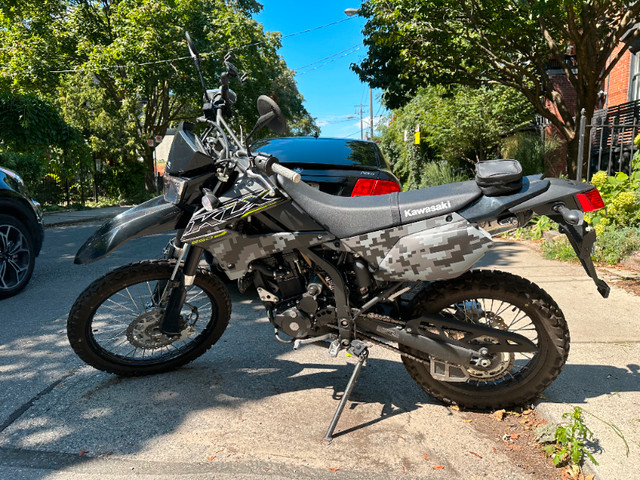 2019 Kawasaki KLX 250 Dual Sport motorcycle in CAMO in Dirt Bikes & Motocross in City of Toronto - Image 2