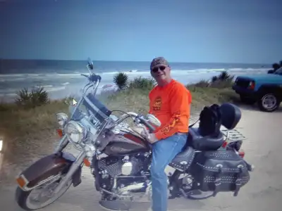 2009 heritage softail 26 000km .vance pipes also stock pipes back rest and ground light kit selling...