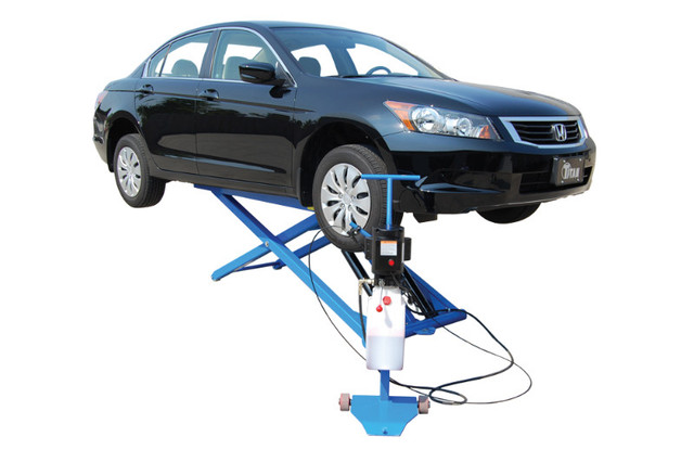 Brand new scissor hydraulic car hoist , Auto lift CSA Certified in Other in City of Halifax