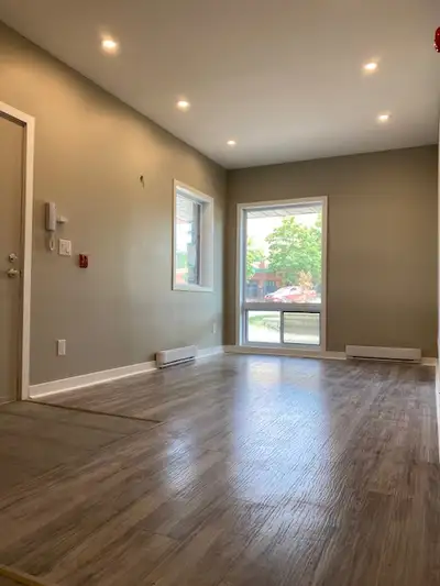 Don't miss the rare opportunity to rent this renovated apartment that has everything! Conveniently l...