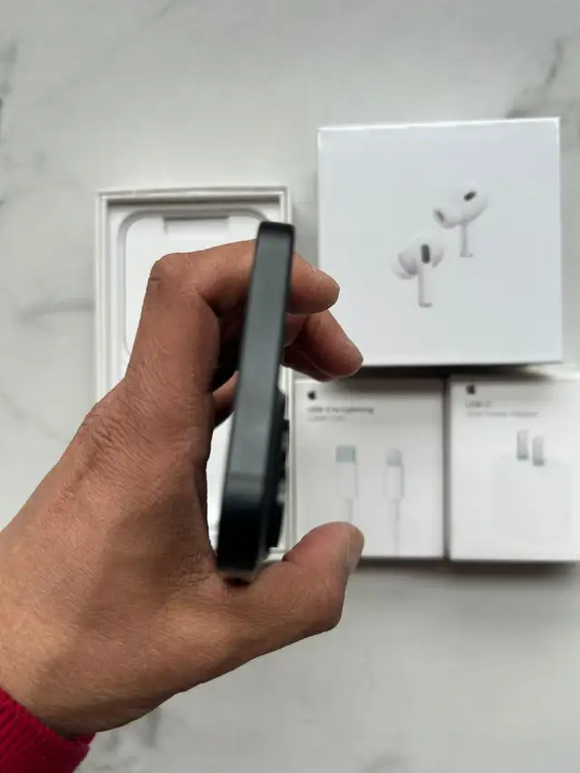 iPhone 15 256 Gb *FREE airpods/fast charger & Delivery *63009267086849124