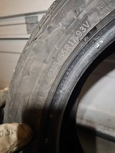 Single tire toyo in good condition thread is 85%4037971904