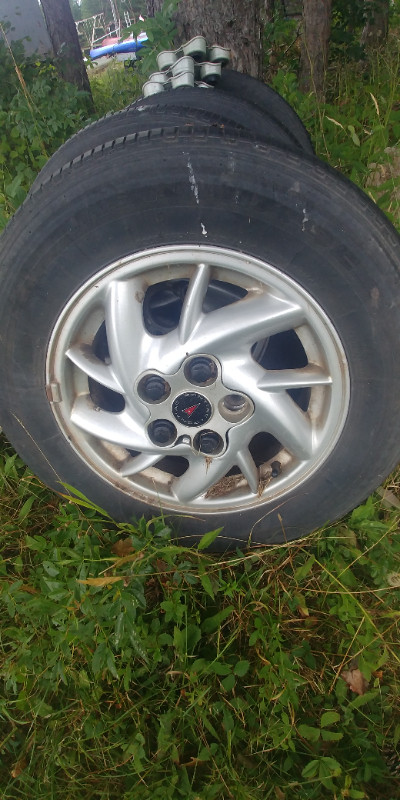 15 inch tires with chrome rims in Tires & Rims in Charlottetown - Image 3