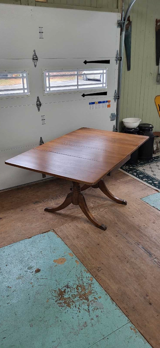 Vintage Walnut Drop-leaf Table w/ 4 Chairs in Dining Tables & Sets in Trenton - Image 2