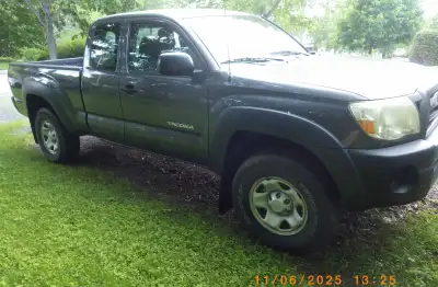 Very good condition 4 cylinder 5-speed manual shift 4-wheel drive, exceptional on gas. New tires, MV...