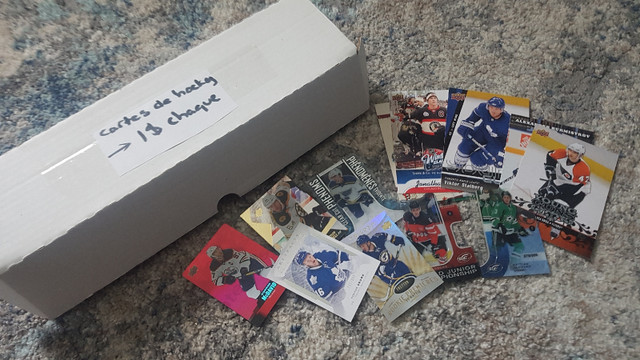 Mega lot de cartes de hockey  dans Art et objets de collection  à Laval/Rive Nord