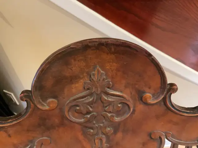 Carved wooden Rocking Chair in Chairs & Recliners in Ottawa - Image 8