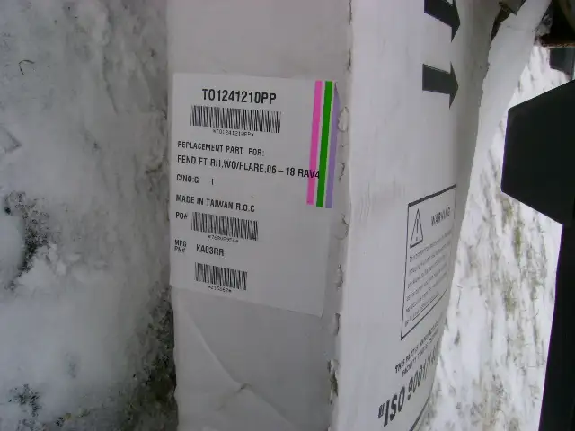 pieces pour toyota rave 4      fitement de 2009 a 2012 in Auto Body Parts in Longueuil / South Shore - Image 4