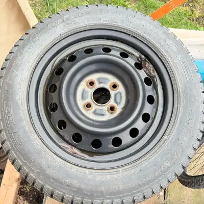 •185/65R15 •marque de pneu: Radial GT (achetée à 1000$) • 1 hiver à utiliser seulement! •Raison: pré...