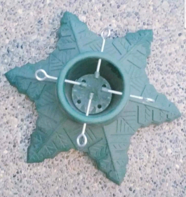 ☆☆ 2 - CHRISTMAS TREE STANDS - $45 EACH! ☆☆548862423068856329