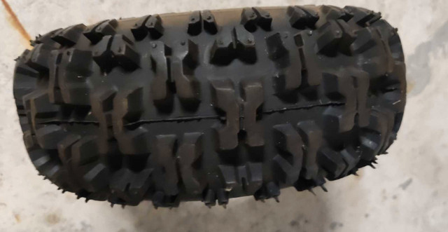 Wheelbarrow tire in Outdoor Tools & Storage in Hamilton - Image 4