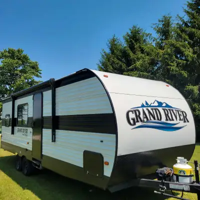 For Sale: 2023 Grand River 270BHN Travel Trailer Purchased new in November 2023 — still has 3.5 year...