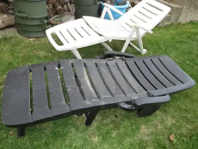 $20 each for loungers $20 for patio table keith 204-788-4569