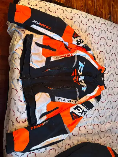 FXR Snowmobile Suit Both pieces are XL FXR- Fast Flotation Assist Hydro Team Fx No rips/ No tears/No...