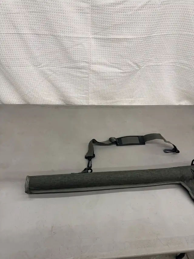 Doorslay Fly Rod Fishing Case 31” in Fishing, Camping & Outdoors in Hamilton - Image 7