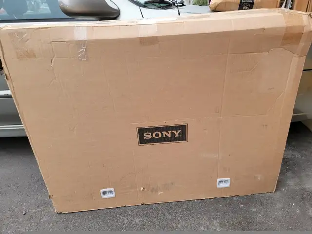 50" Sony KD50X85J 4K Ultra HD High Dynamic Range Smart TV in TVs in Oshawa / Durham Region - Image 4