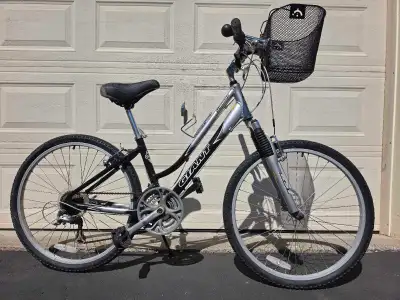 Giant Sedona DX Aluminum Bike, View more