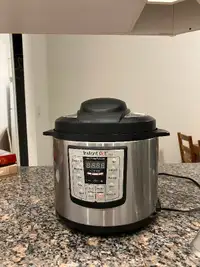Moving Sale: Instant Pot /Electric Pressure Cooker