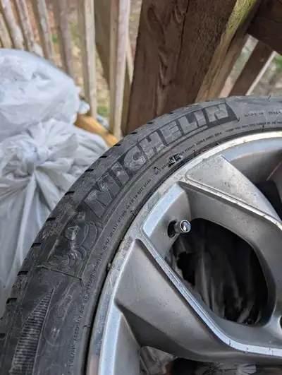 Selling a set of used 2015 BMW OEM wheels fitted with Michelin Primacy MXM4 tires, sized at 245/50/R...
