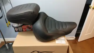 2 pieace touring seat for 2017 and older Harley Breakout. use once then sold bike. $300 text Chris 7...