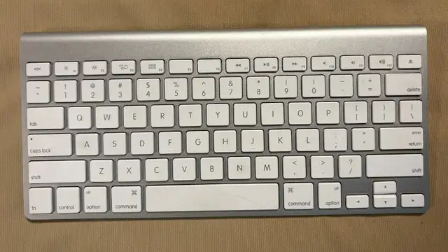 MacBook Air, Mid-2012, 11" in Laptops in Ottawa - Image 11