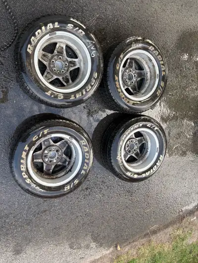 1 pneus à deux réparation à faire. 235 60 15 Mags inclus * Center bore (hub bore): 63.4 mm * Bolt pa...