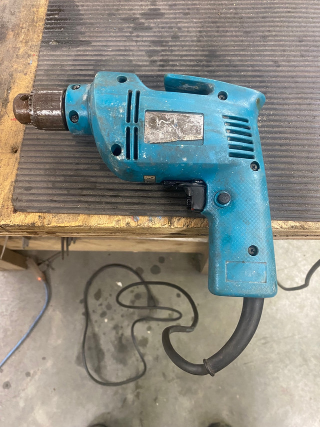 Makita corded drill with steel chuck in Power Tools in North Bay