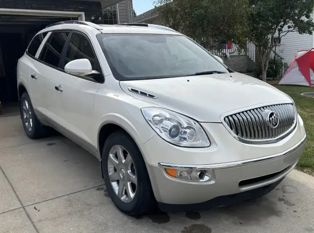 2010 Enclave CXL AWD Only 108700 original Km